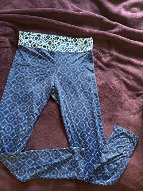 Tommy Bahama Blue Geometric Print Leggings with Floral Waistband
